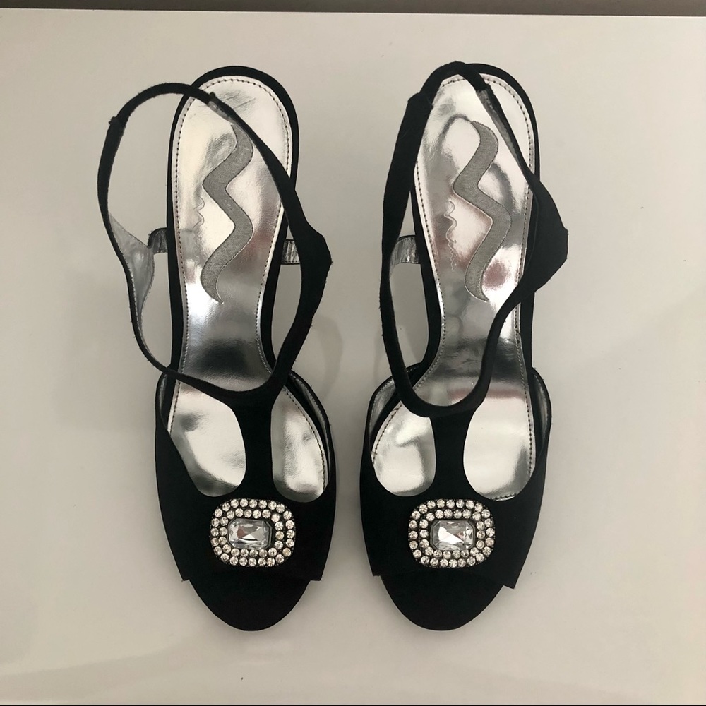 Nina Black Pumps with Embellishment (Size: 10)